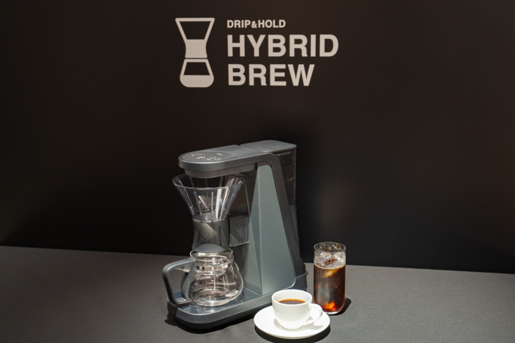 「魔法瓶」のタイガーが贈る新時代の“ハイブリッド式”コーヒーメーカー〈HYBRID Brew〉ADF-A060が10月1日(火)に発売