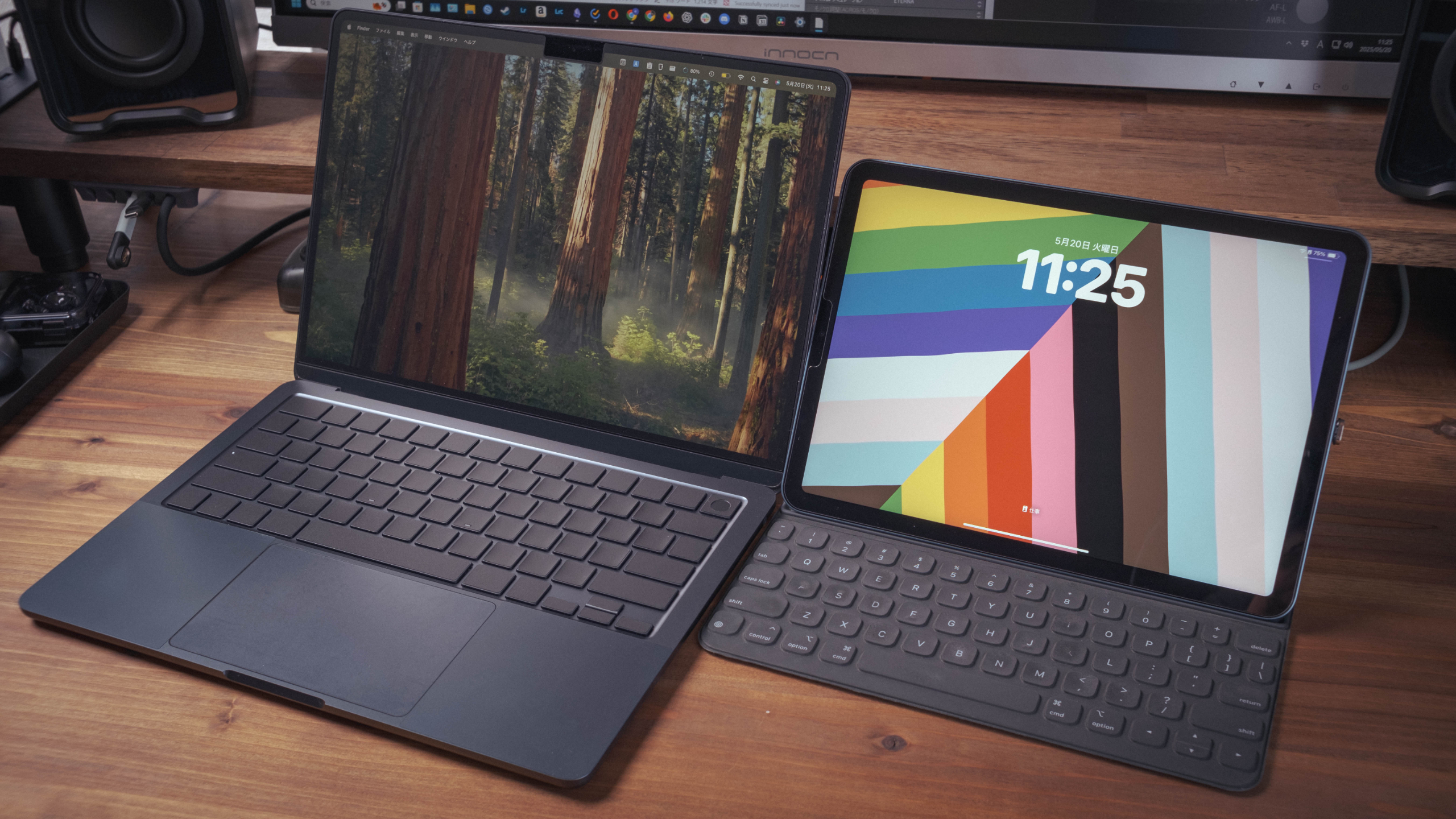 MacBookとiPadを並べた様子