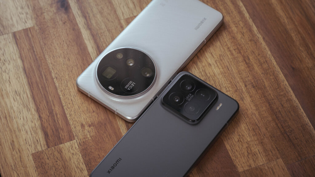 Xiaomi 15 UltraとXiaomi 15の比較画像