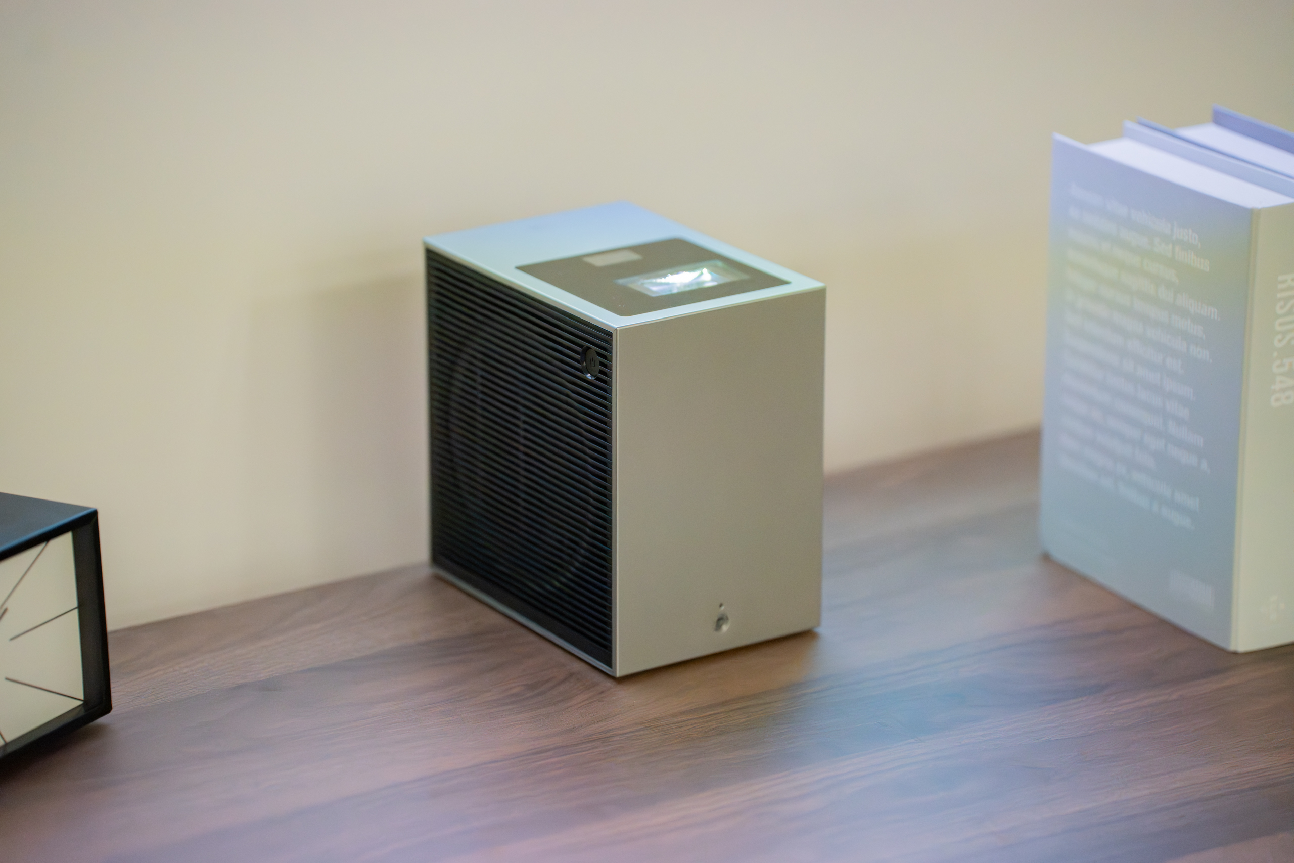 LG CineBeam S_00