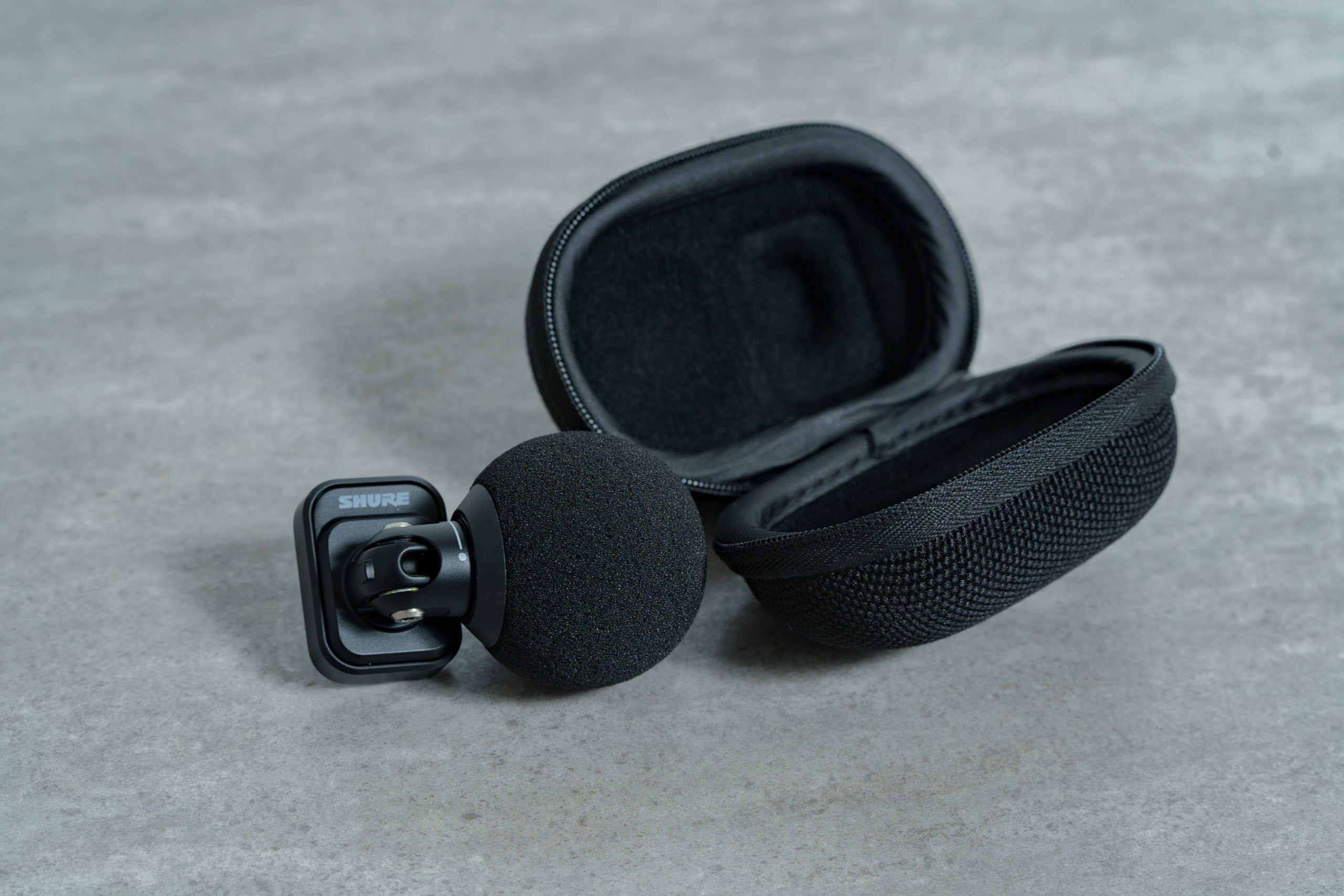 Shure（シュア）の MV88
